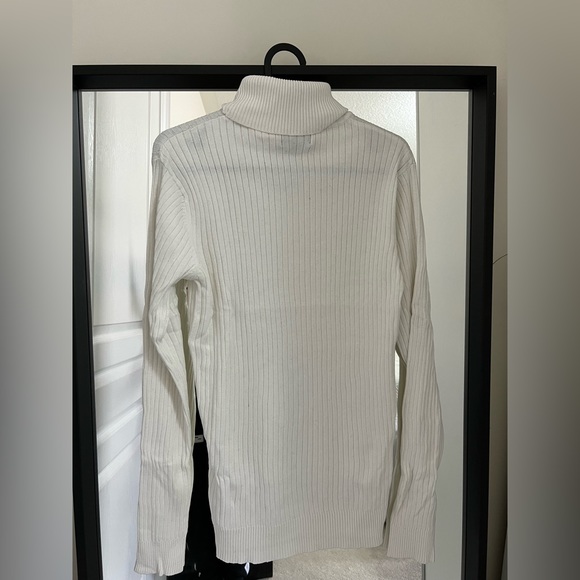 White Turtleneck sweater - Picture 2 of 4